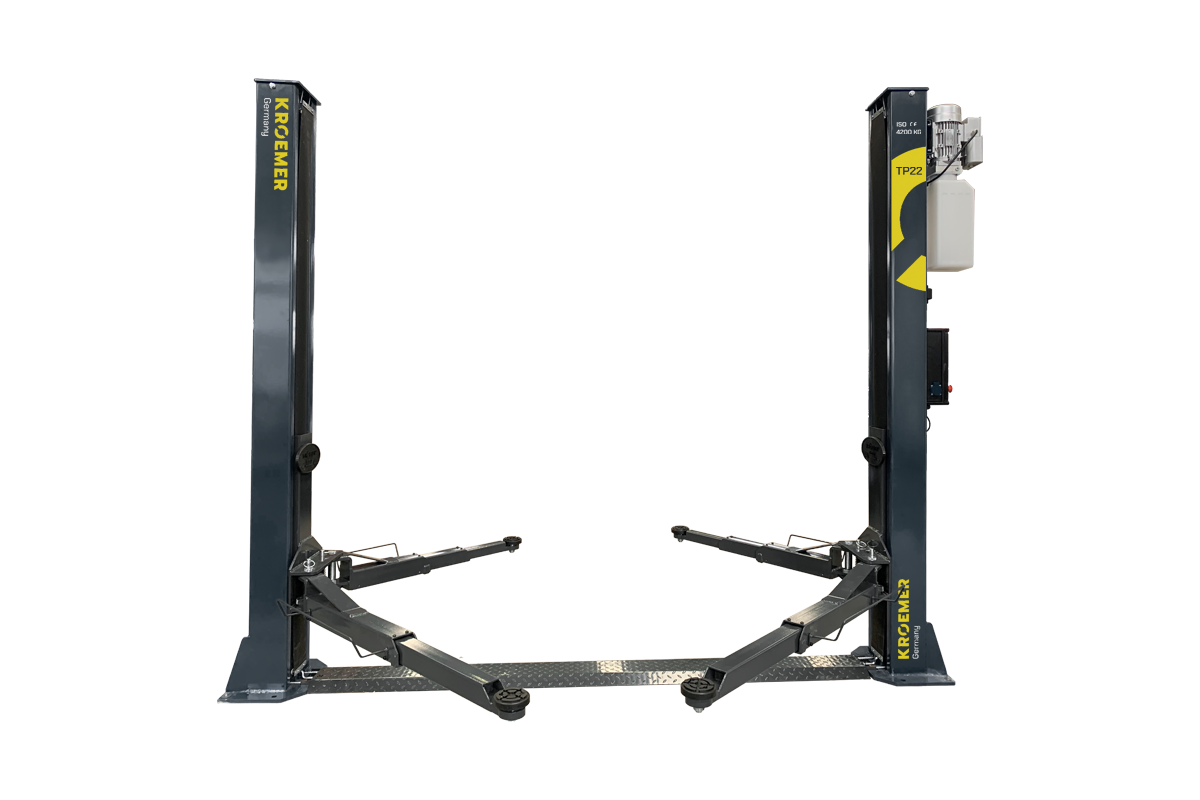 tp22-zwei-sauelen-hebebuehne