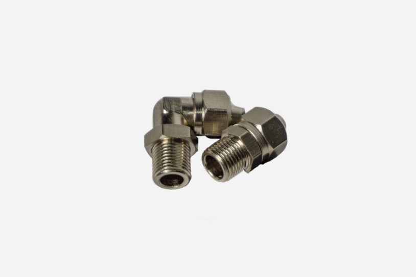 Komplettansicht des S50 Luftdruckanschlusses, hier jeweils das 90grad Stück und das gerade stück zu sehen. 