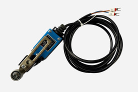 Endabschalter mit Kabel - 2 Säulenhebebühnen - II365. Ansicht auf den Endabschalter mit allen Kabeln und Anschlüssen. 