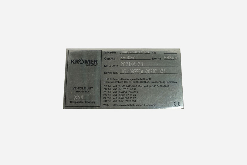 Plakette für die X48 aus Metall in Silber